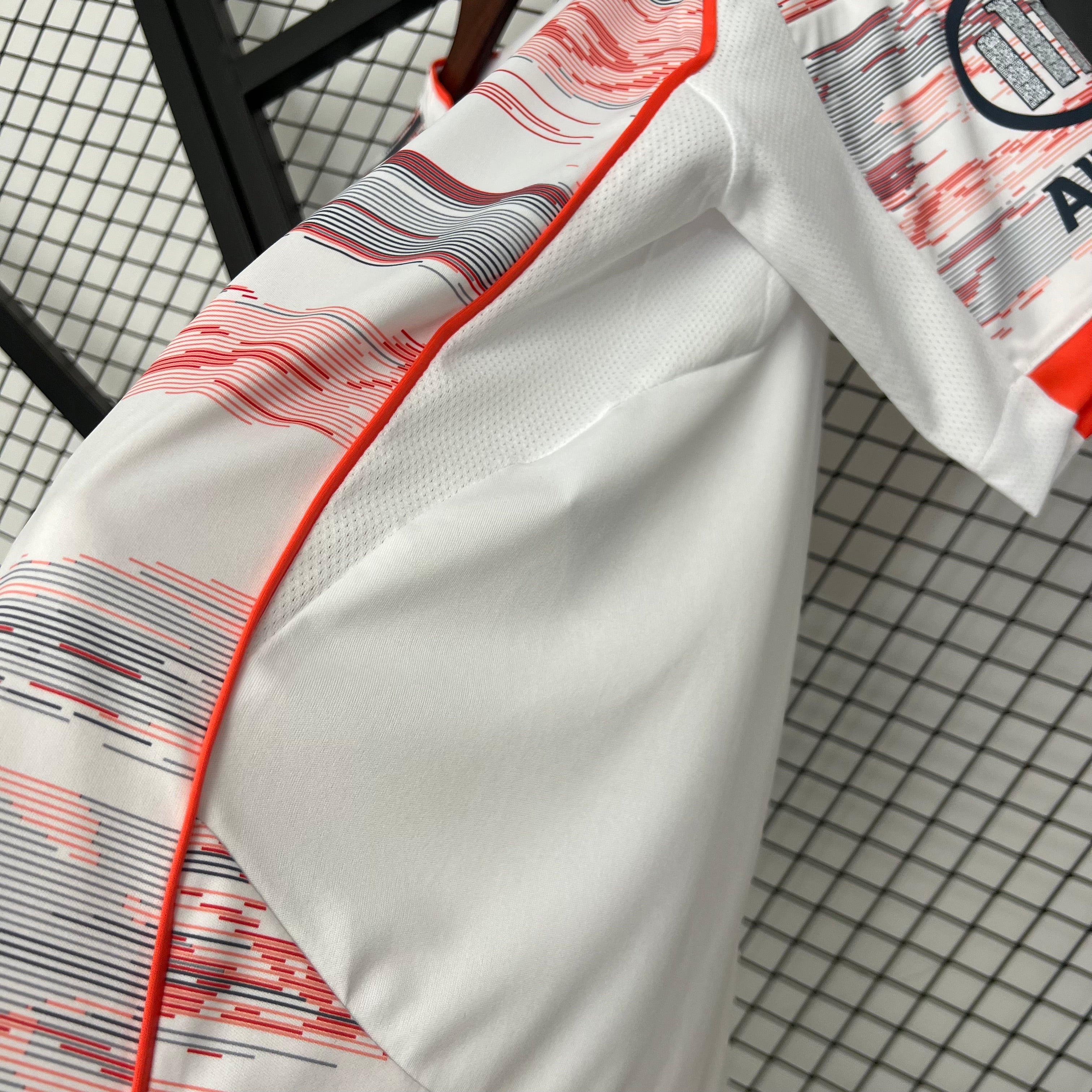 חולצת משחק באיירן מינכן חוץ 2025/2026