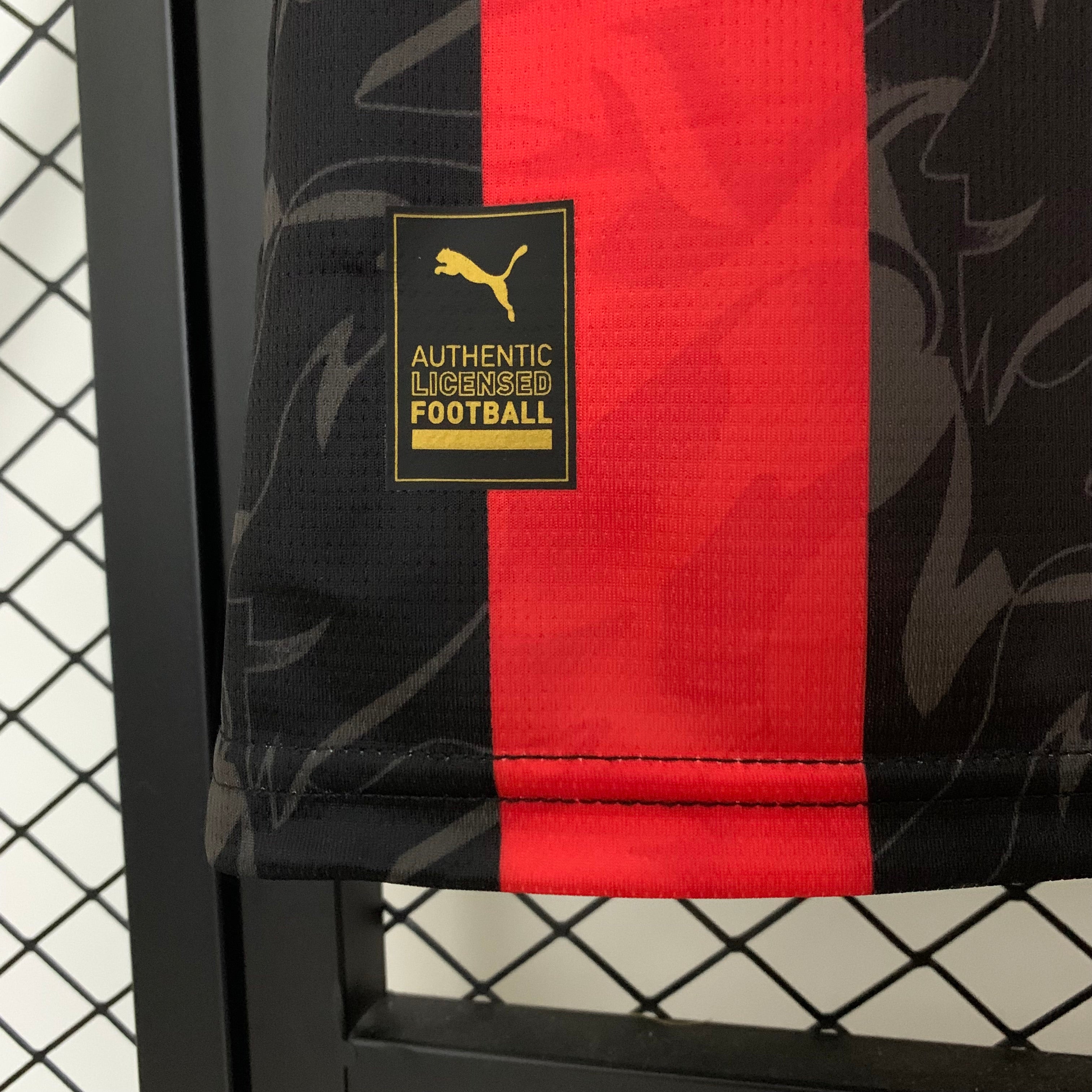 ⁨חולצת משחק מילאן בית 2025/2026