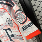 חולצת משחק באיירן מינכן חוץ 2025/2026