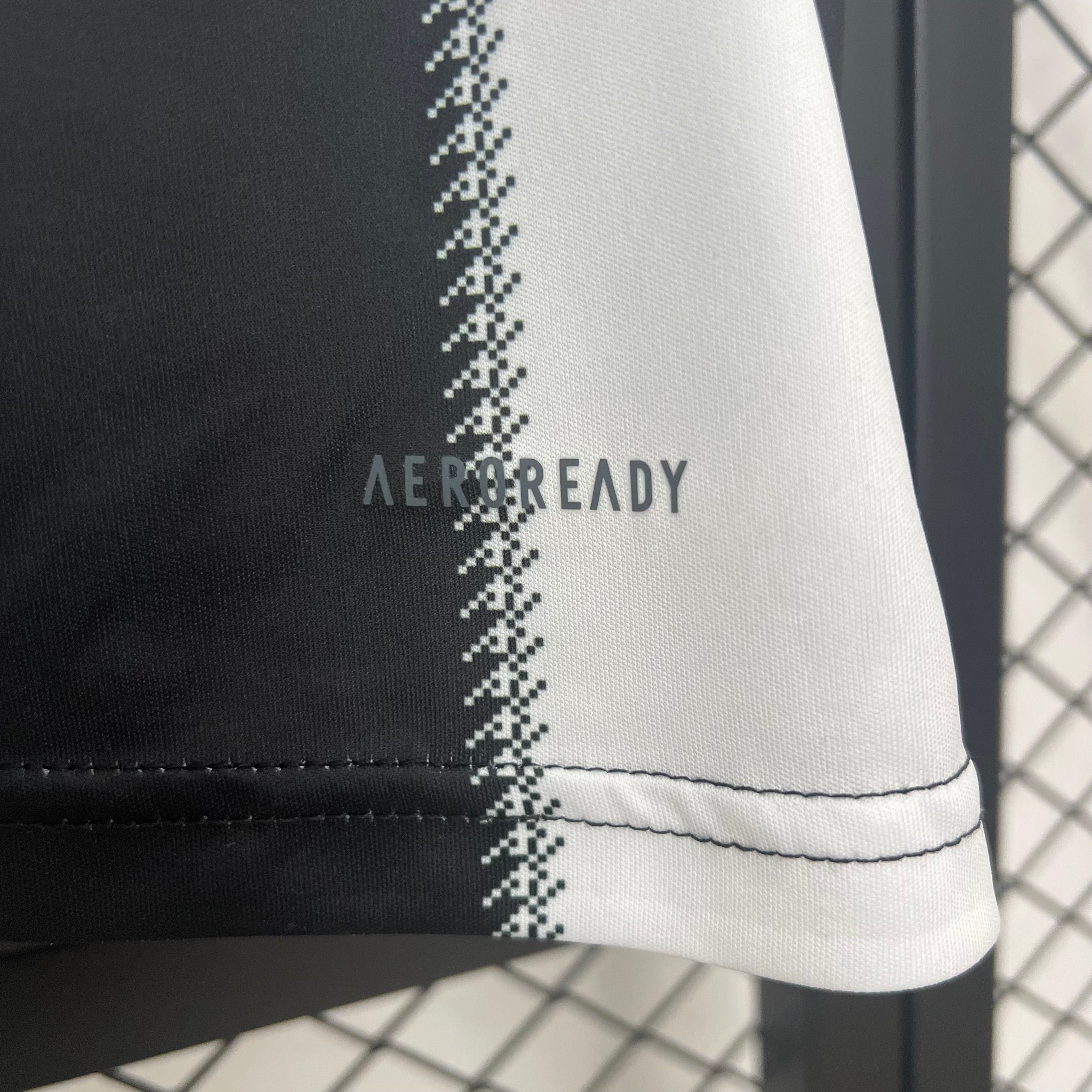 חולצת משחק ניוקאסל יונייטד בית 2025/2026