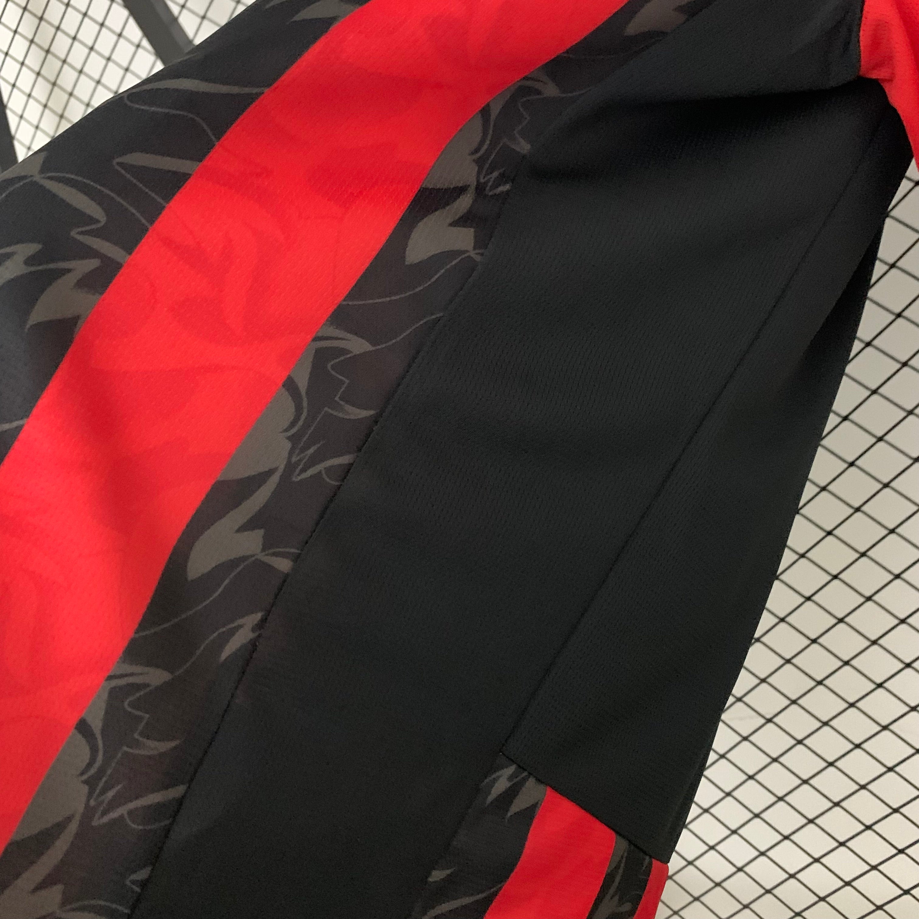 ⁨חולצת משחק מילאן בית 2025/2026