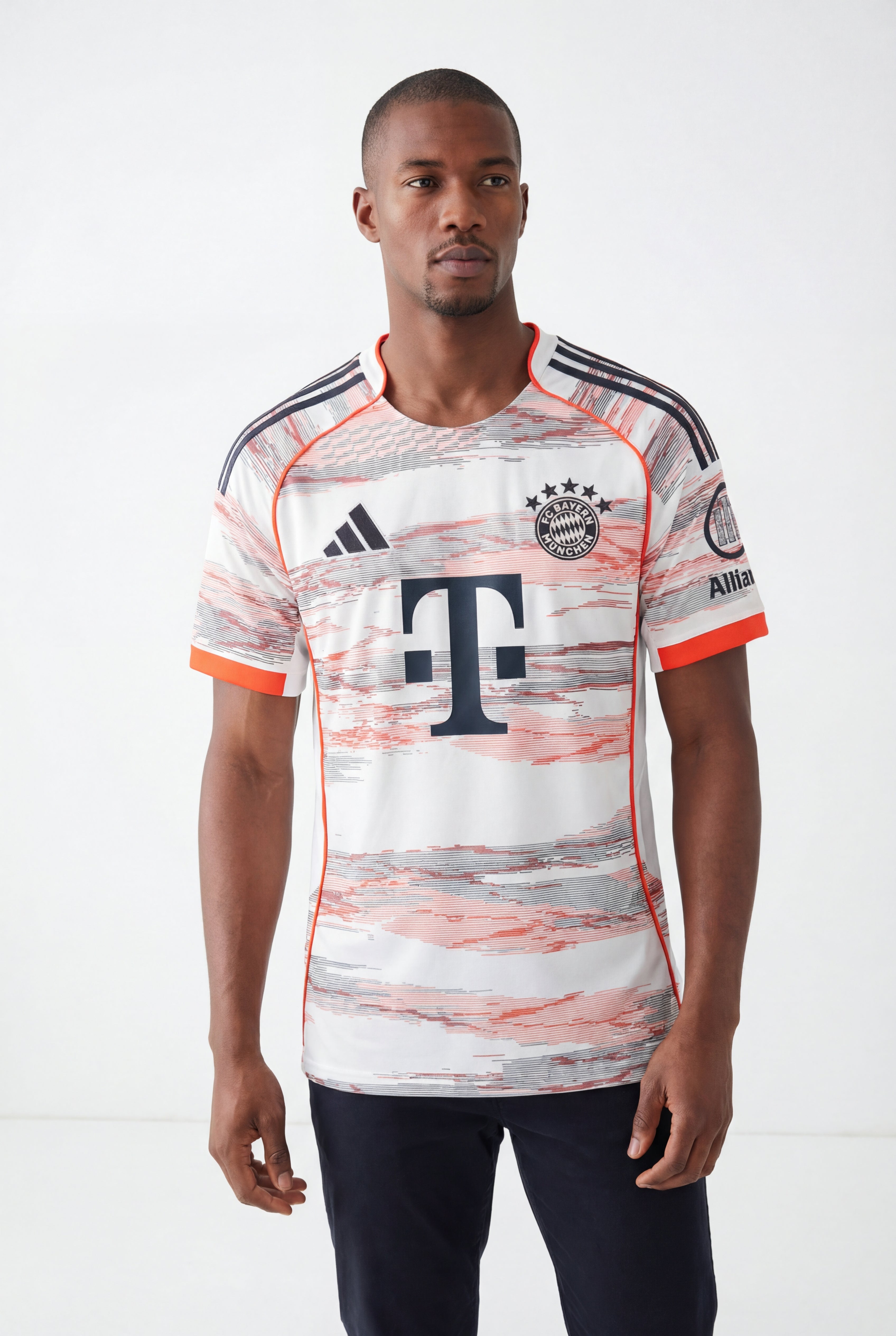 חולצת משחק באיירן מינכן חוץ 2025/2026